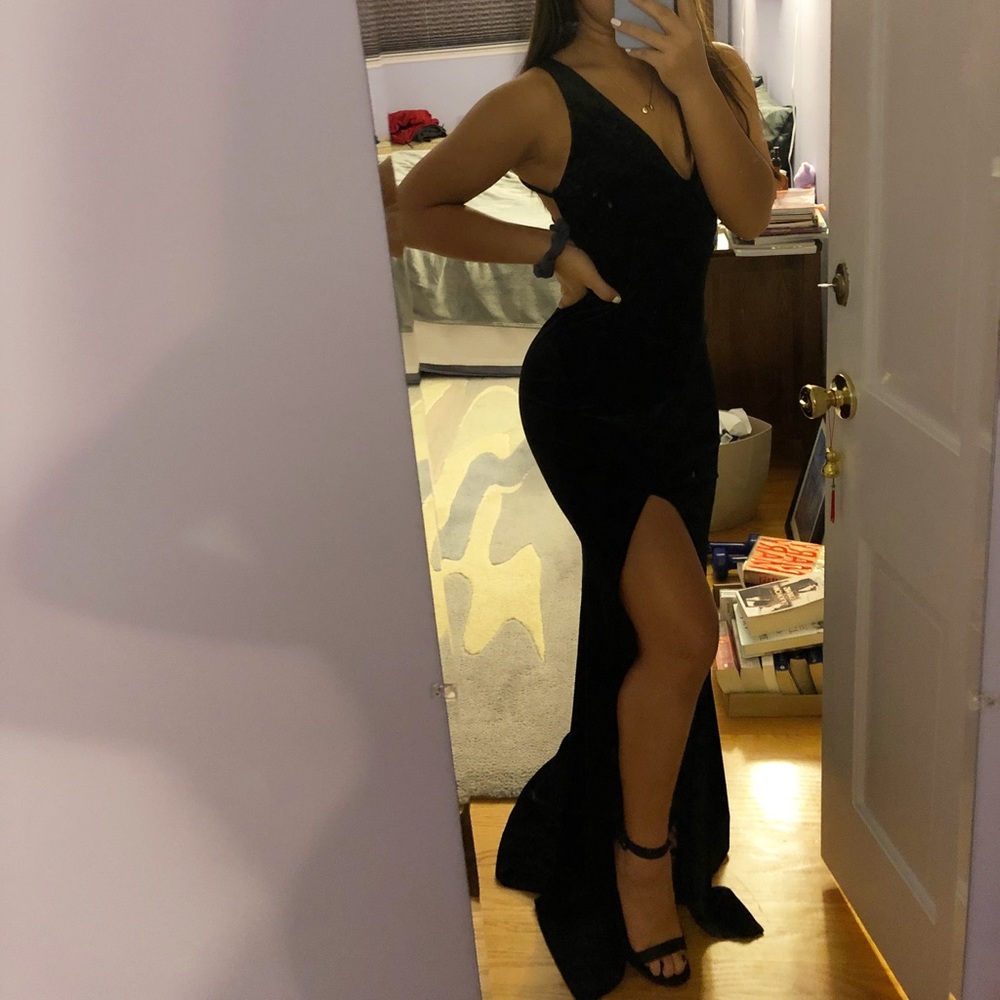 NWT: Black Velvet Prom Dress From Windsor